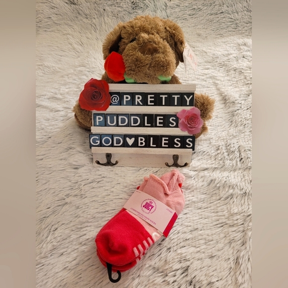 💕 Juicy by Juicy Couture 2pr No Show Pom-Pom Socks 💕 - Picture 2 of 11